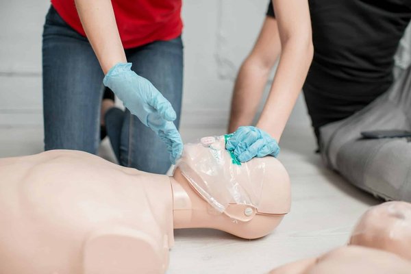 Quali metodi di respirazione diaframmatica sono consigliati per il recupero post-operatorio toracico?